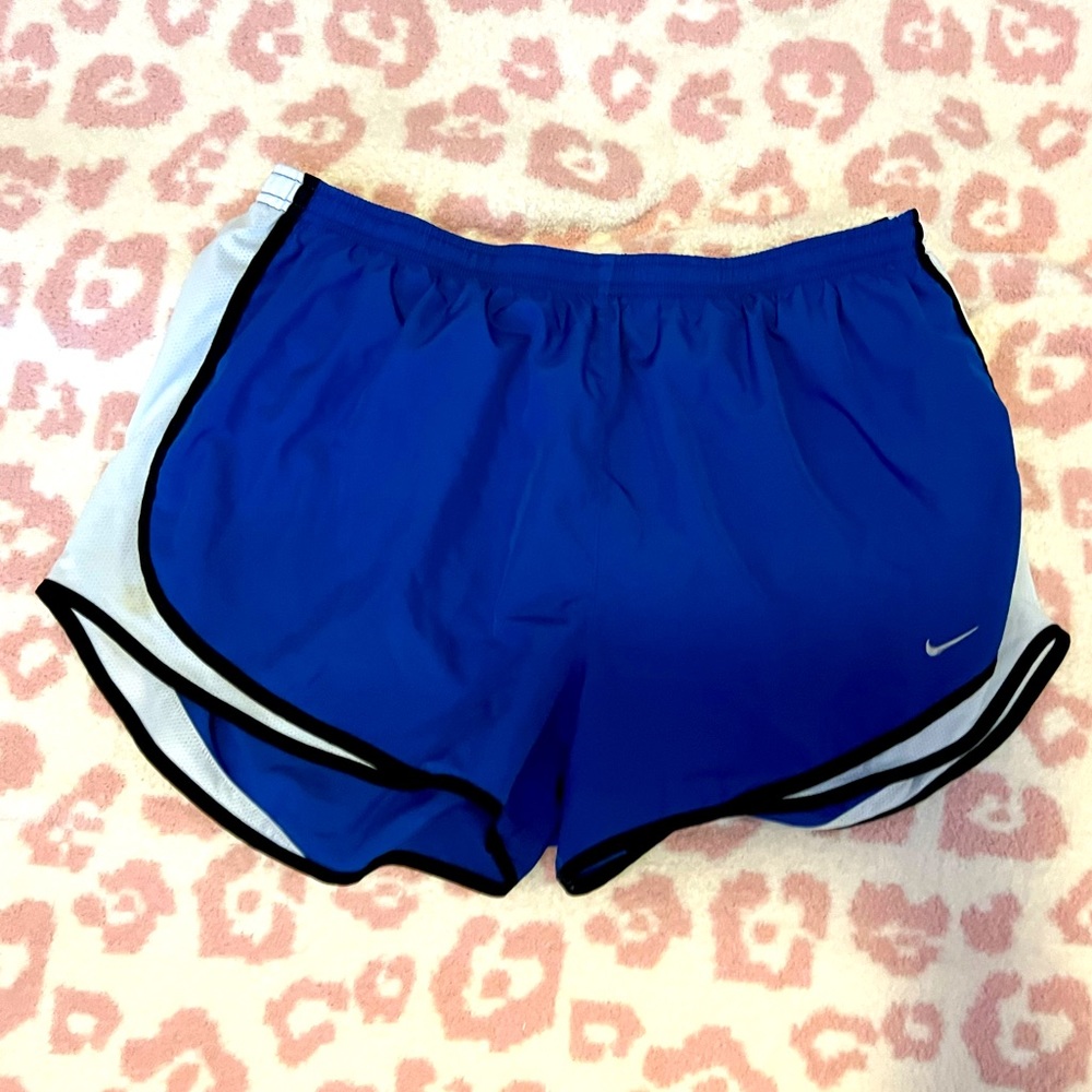 Women’s Nike Tempo Shorts!